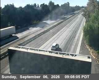 153 - SB I-5 N/O Hammer Lane live camera view