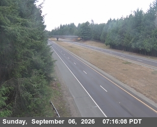 US-101 : South Of US-199 - Looking South (C014) live camera view