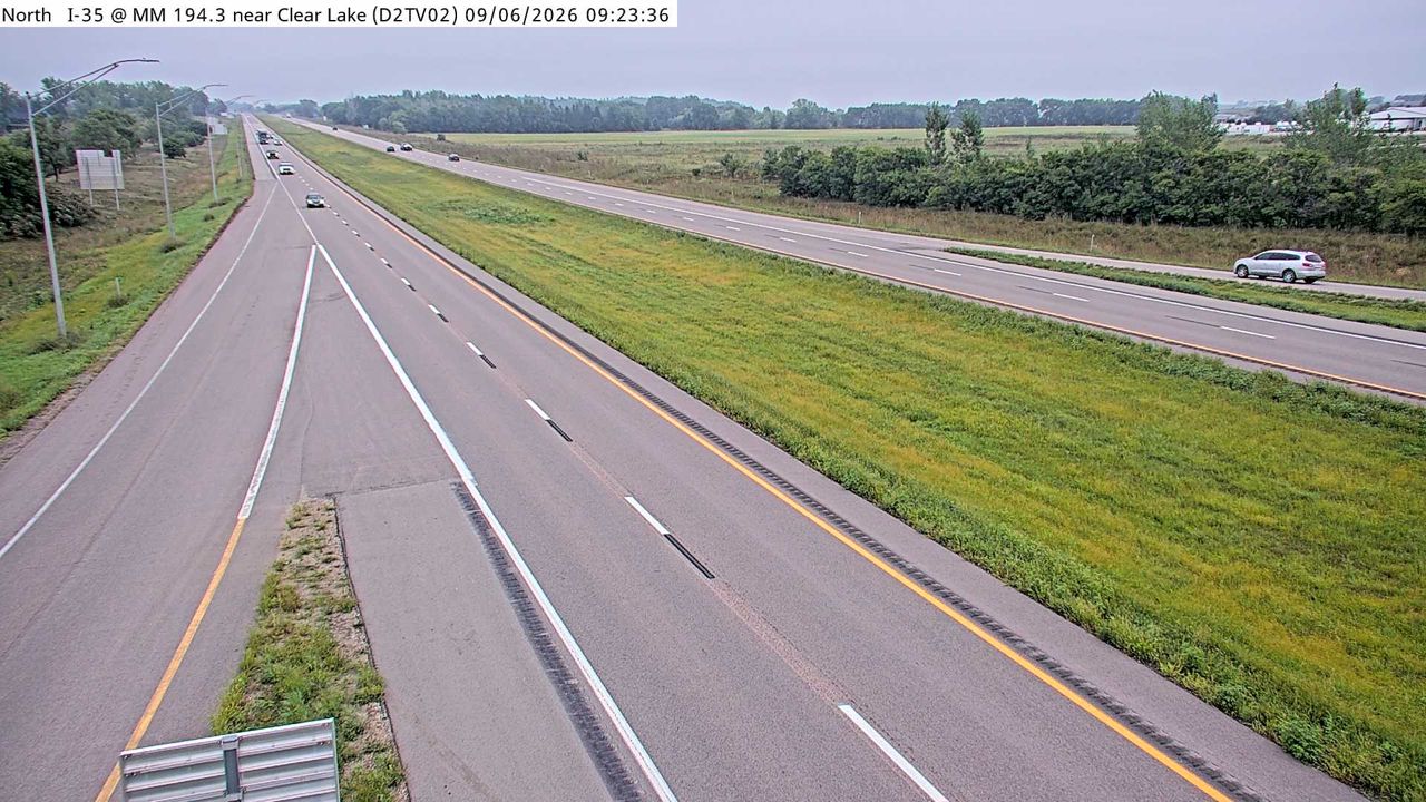 I-35 @ MM 194.2 (US 18 Clear Lake) live camera view