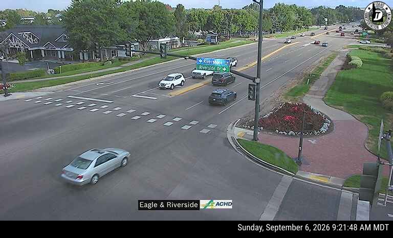SH-55 Eagle & Riverside Rivershore live camera view