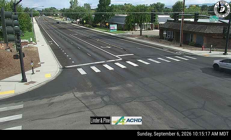 Linder & Pine live camera view