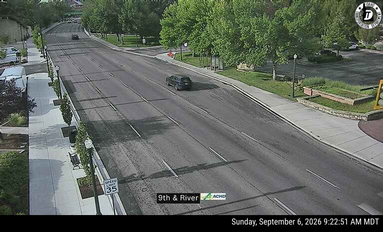 9th & River live camera view