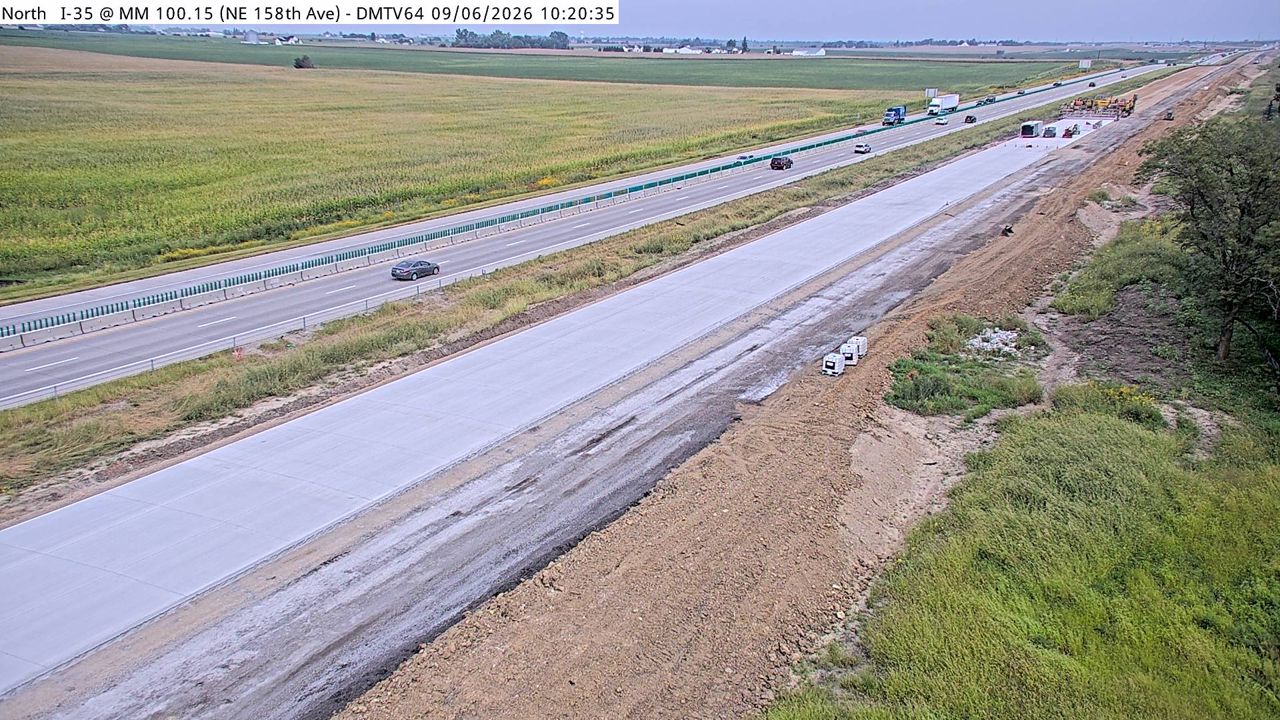 I-35 @ MM 100.15 (NE 158TH Ave.) live camera view