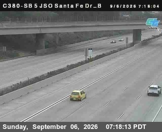 (C380) I-5: Just South of Santa Fe Drive Bottom live camera view