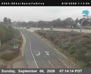 (C253) I-5 : SB at Santa Fe Drive live camera view