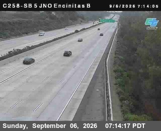 (C258) I-5 : SB Just North of Encinitas Bottom live camera view