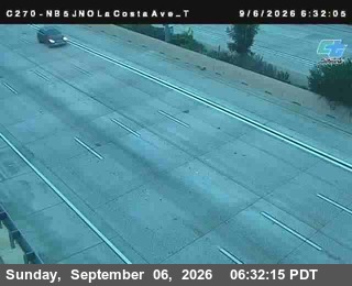 (C270) I-5 : NB Just North of La Costa Ave Top live camera view