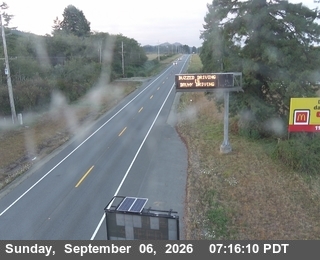 US-101 : North Of SR-197 - Looking South (C015) live camera view