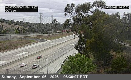 I-5 : (90) Oso Parkway Overcross live camera view