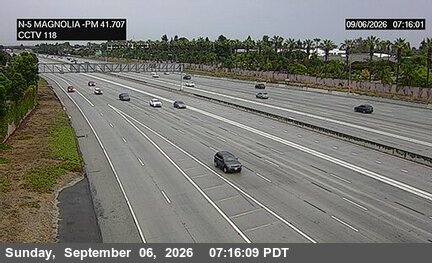 I-5 : (118) Magnolia Avenue live camera view