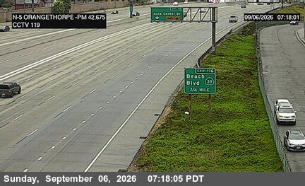 I-5 : (119) North of Orangethorpe Boulevard live camera view