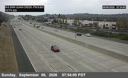 I-5 : (233) Valle Road On (San Juan Creek) live camera view
