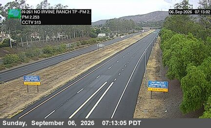 SR-261 : (313) 370 Meters North of Irvine Boulevard Northbound Toll Plaza live camera view