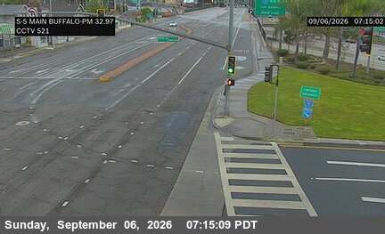 I-5 : (521) SB Main & Buffalo live camera view