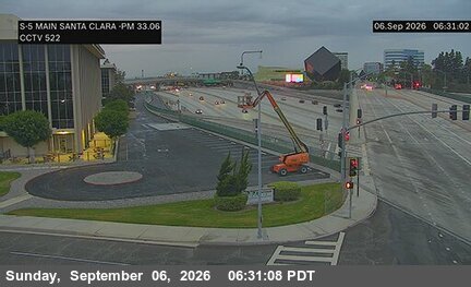 I-5 : (522) Main & Santa Carla live camera view