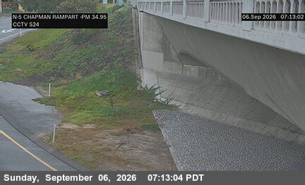 I-5 : (524) Chapman & Rampart live camera view