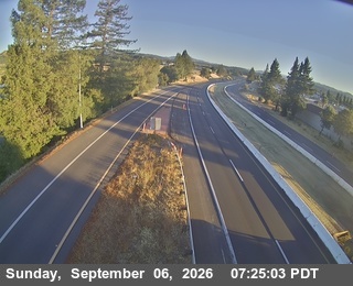 US-101 : Ukiah / State Street - Looking North (C026) live camera view