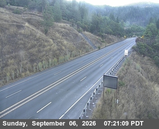 US-101 : North Ridgewood Grade - Looking South (C028) live camera view
