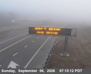 US-101: North Willits Bypass - Looking North (C008) live camera view