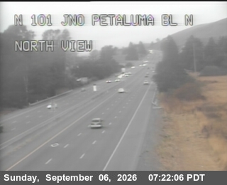 US-101 : North Of Petaluma Blvd live camera view