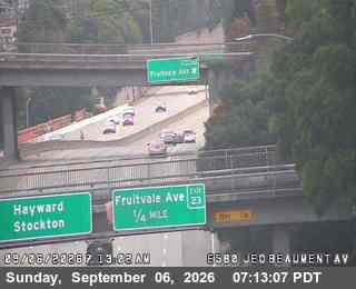 I-580 : Just East Of Beaumont Avenue live camera view