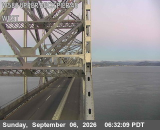 I-580 : Upper Deck Pier 48 live camera view