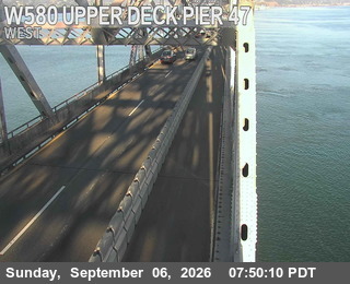 I-580 : Upper Deck Pier 47 live camera view