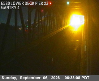 I-580 : Lower Deck Pier 23 live camera view