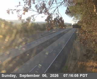 US-101 : North Of SR-20 - Looking South (C001) live camera view